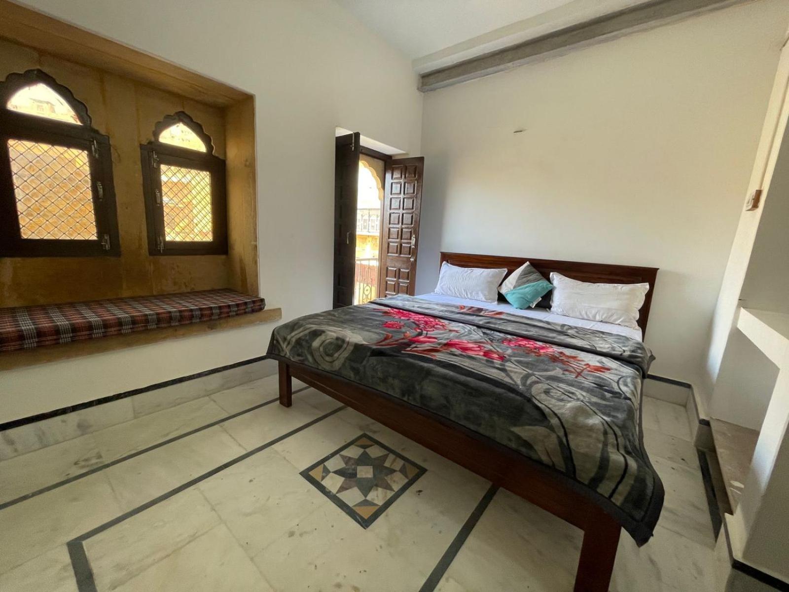 Hotel Sallu Safari Джайсалмер Номер фото